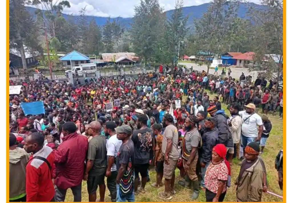 Masyarakat Sampaikan Aspirasi Kantor DPRK Puncak Papua Bergema